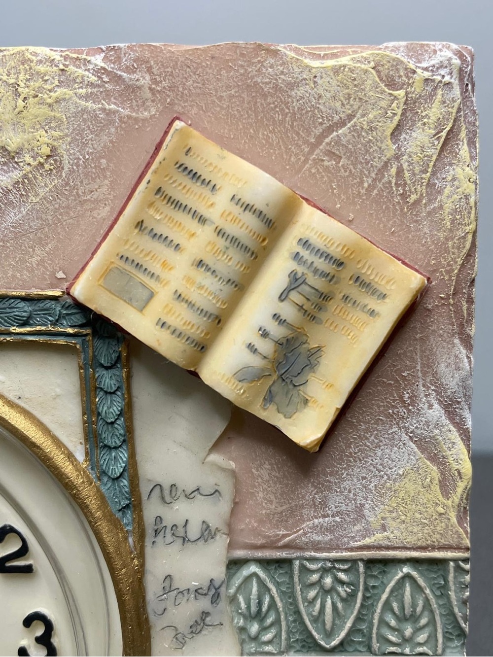 Decorative Porcelain Clock frame, w/ teddy bears, books, Maths, Pink green cream - Picture 10 of 15